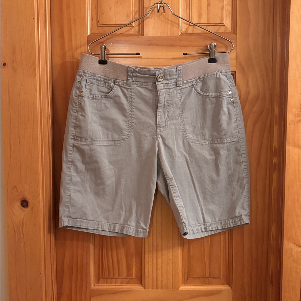 Gloria Vanderbilt Light Gray Shorts